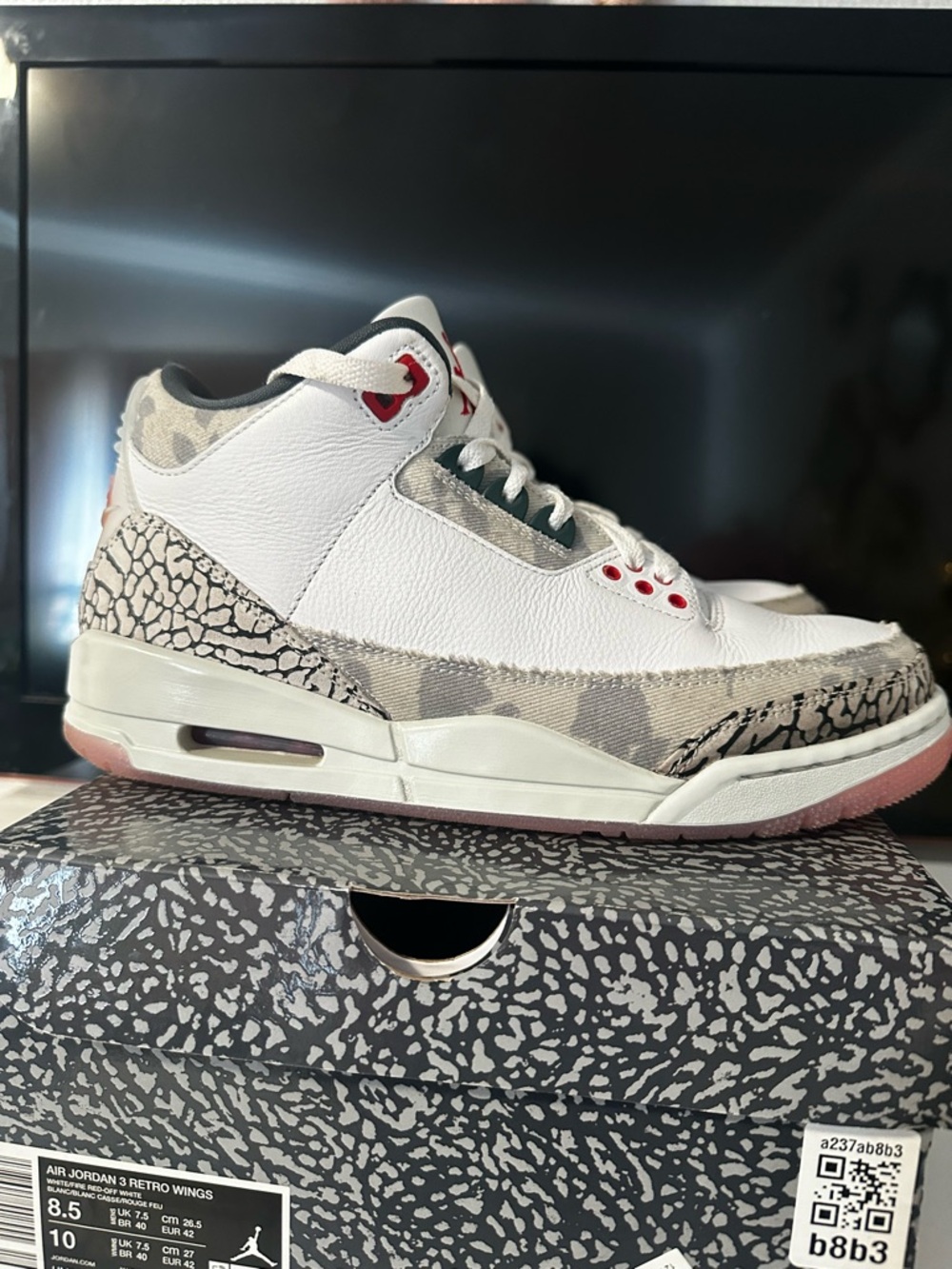 Air Jordan 3 Retro Wings - Picture 5 of 13